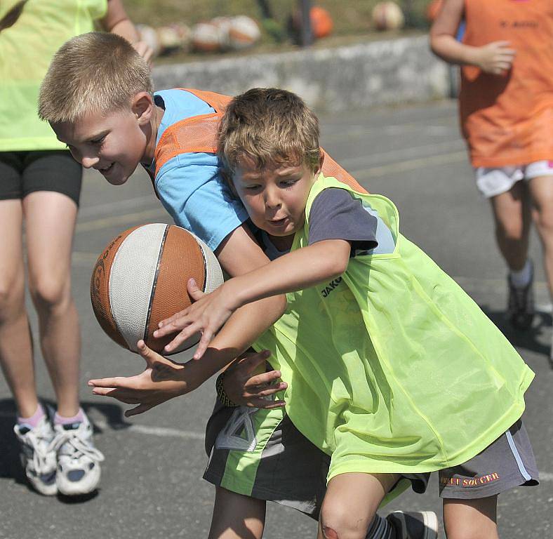 Na Ronaku u Jesenické přehrady u Chebu se konal basketbalový kemp Lokomotivy Cheb