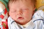 VÁCLAV BLÁHA se narodil v sobotu 9. května v 5.53 hodin. Při narození vážil 3 500 gramů a měřil 50 centimetrů. Maminka Ivana tatínek Petr se radují z malého Vašíčka doma v Chebu.