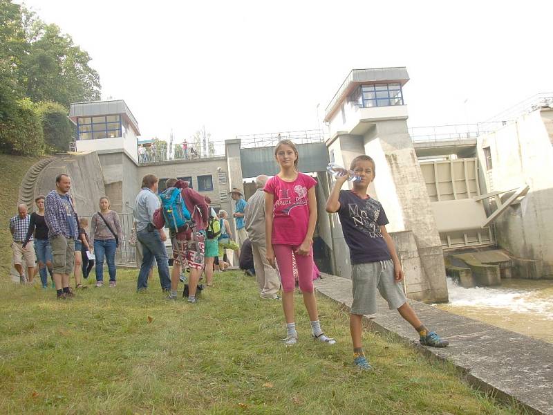 Možnosti nahlédnout do útrob vodního díla Skalka v Chebu využily stovky lidí.