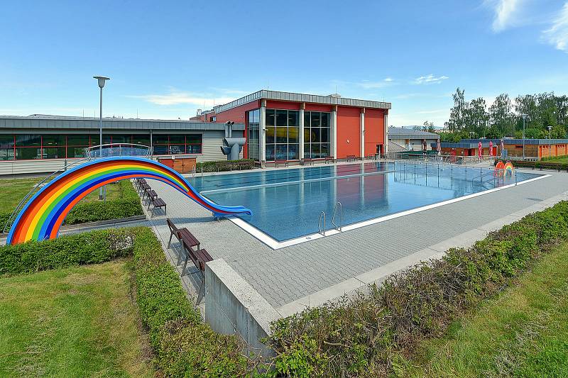 Bazénové centrum v Karlových Varech chystá otevírat venkovní bazény 28. května, pokud bude příznivé počasí.