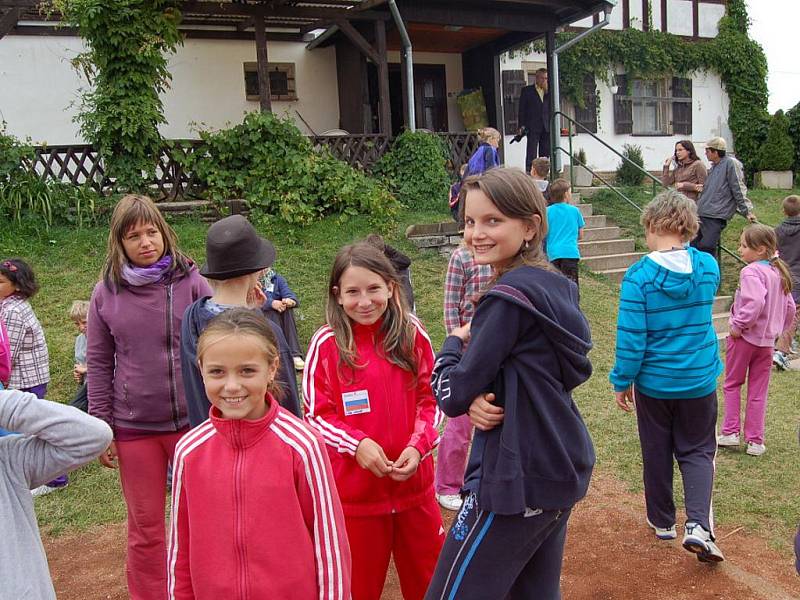 Letošní ročník  tradičního  ´Sportovního a tanečního  tábora Sorkov´  zítra končí. Vyřádilo se na něm 150  mladých sportovců.