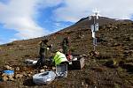 Pracovníci ćeského Geofyzikálního ústavu jezdí jednou ročně studovat zemětřesení i na Island.