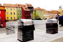 Nové podzemní kontejnery vyrostly na chebském náměstí Náměstí Krále Jiřího.