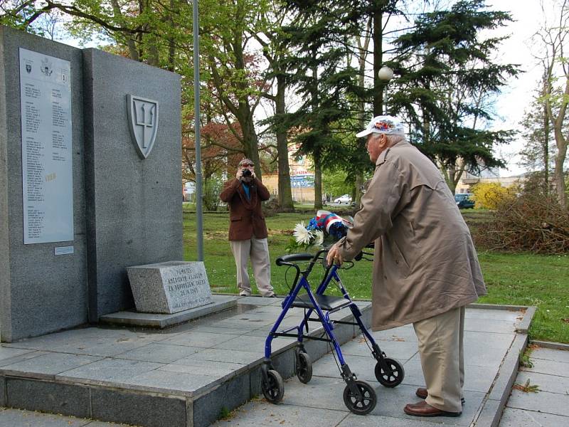 Američtí veteráni 97. pěší divize navštívili po pěti letech místa, kde bojovali.