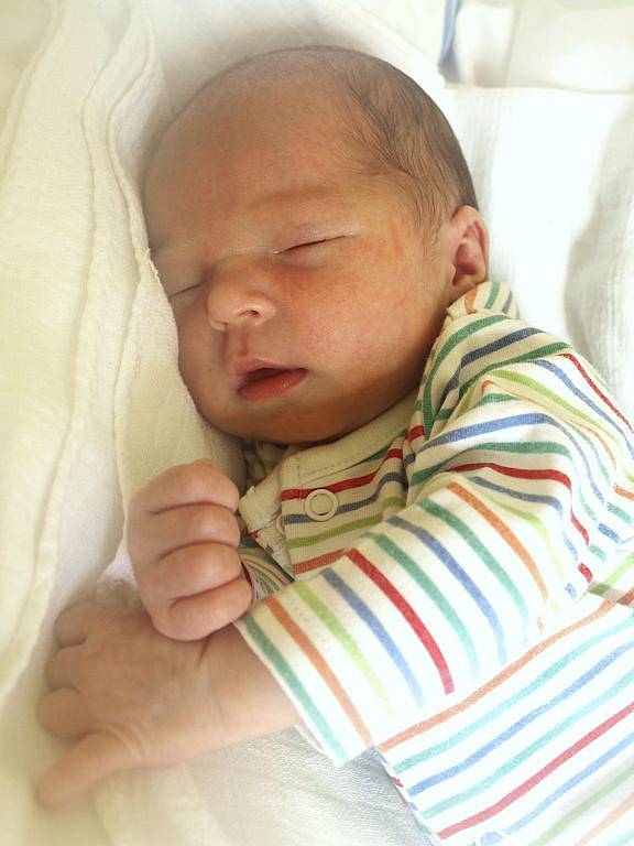 MARKÉTA VÁGNEROVÁ se narodila v chebské porodnici v pondělí 17. října ve 20.50 hodin. Při narození vážila 3060 gramů a měřila 50 centimetrů. Doma v Kynšperku se z malé Markétky těší maminka Růžena spolu s tatínkem Petrem.
