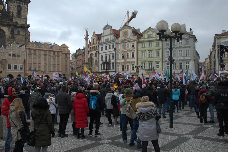 Fotografky ze západu Čech zachytily atmosféru protestů na Staroměstském náměstí