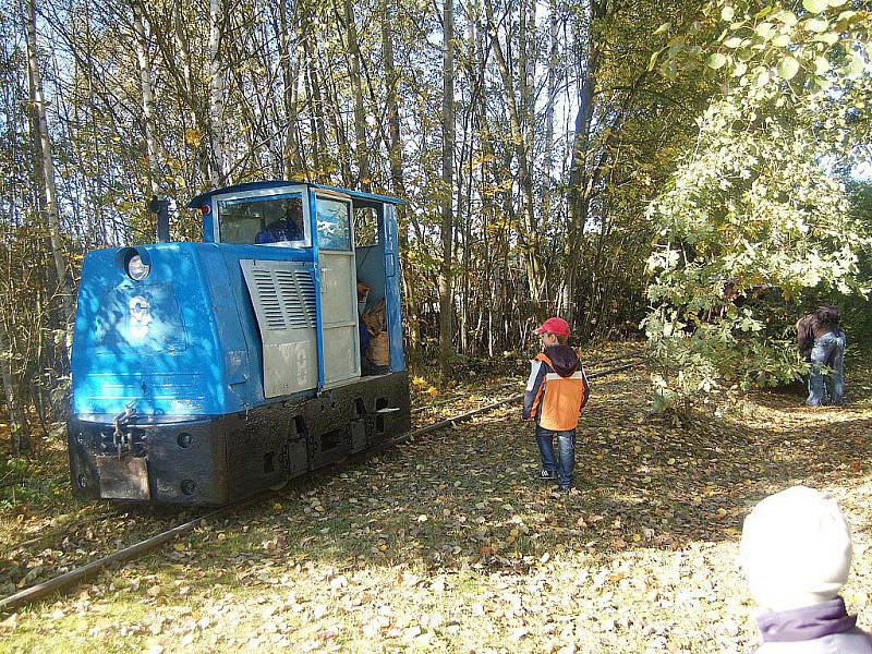 VERNISÁŽ VÝSTAVY úzkorozchodné dráhy na Skalensku přilákala do areálu v Kateřině u Dolního Drahova spoustu návštěvníků. 