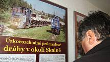 VERNISÁŽ VÝSTAVY úzkorozchodné dráhy na Skalensku přilákala do areálu v Kateřině u Dolního Drahova spoustu návštěvníků. 