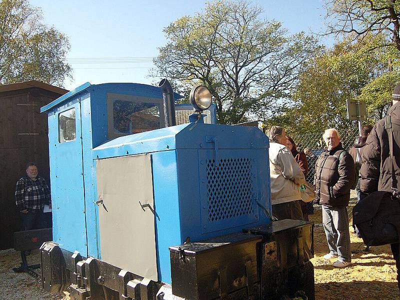 VERNISÁŽ VÝSTAVY úzkorozchodné dráhy na Skalensku přilákala do areálu v Kateřině u Dolního Drahova spoustu návštěvníků. 