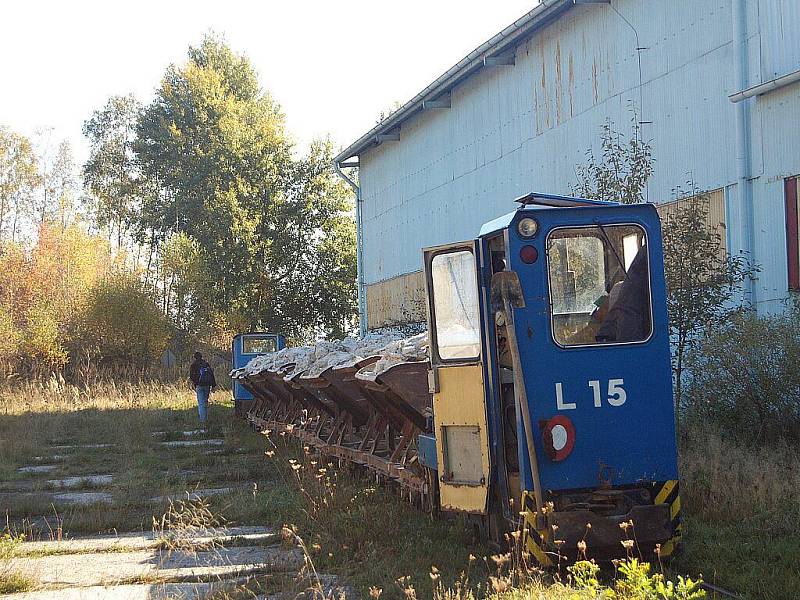 VERNISÁŽ VÝSTAVY úzkorozchodné dráhy na Skalensku přilákala do areálu v Kateřině u Dolního Drahova spoustu návštěvníků. 