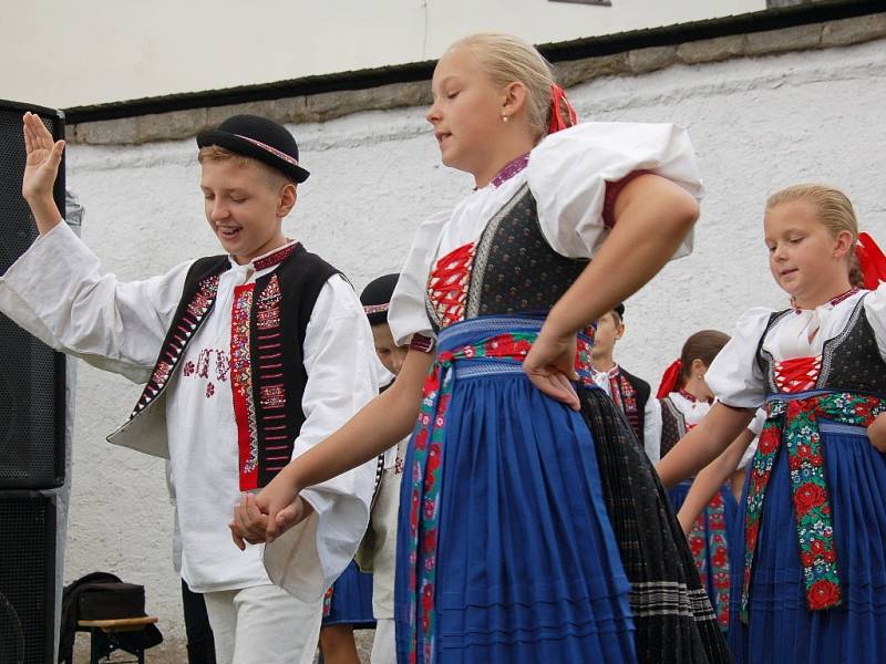 Víkend na hradě Seeberg byl ve znamení 740. výročí a vína.