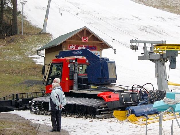 Mariánskolázeňská sjezdovka byla už 5. března bez sněhu