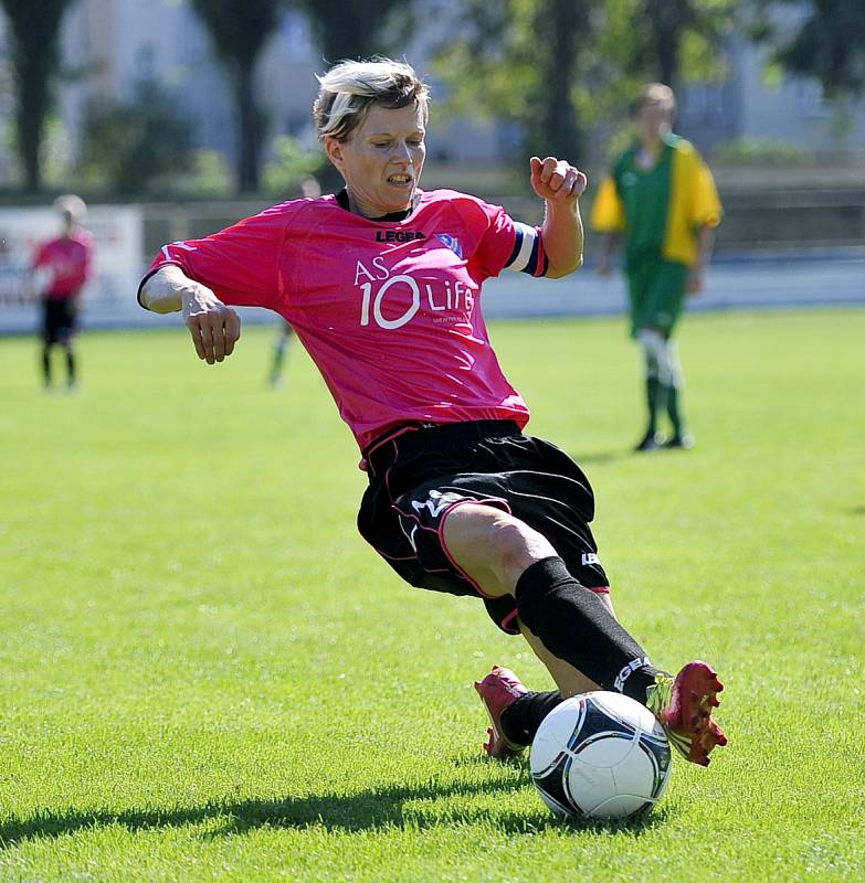 Domácí premiéra fotbalistkám Hvězdy nevyšla