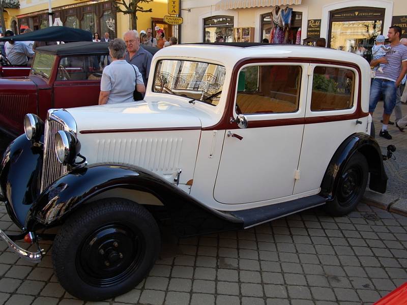 XIV. ročník Mezinárodní soutěže elegance historických vozidel se uskutečnil ve Františkových Lázních.