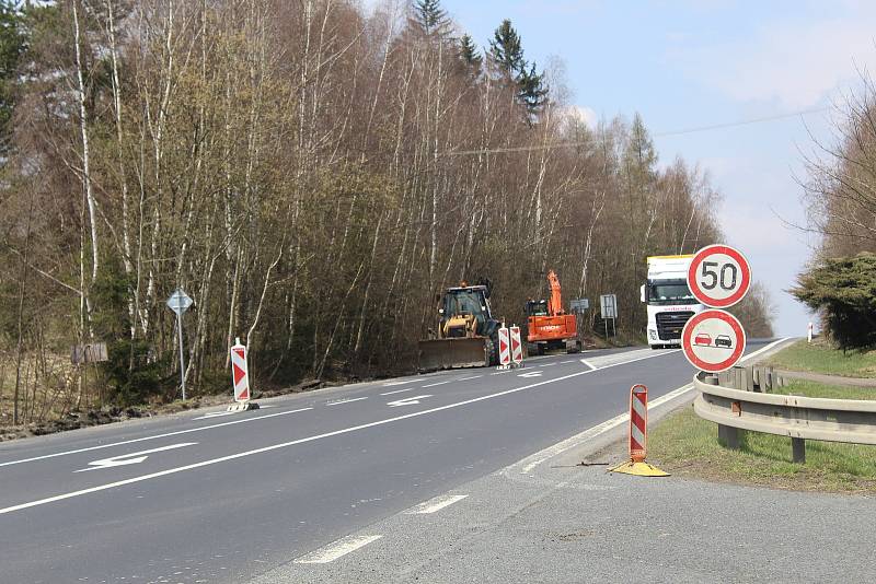 Stavební práce ve Staré Vodě.