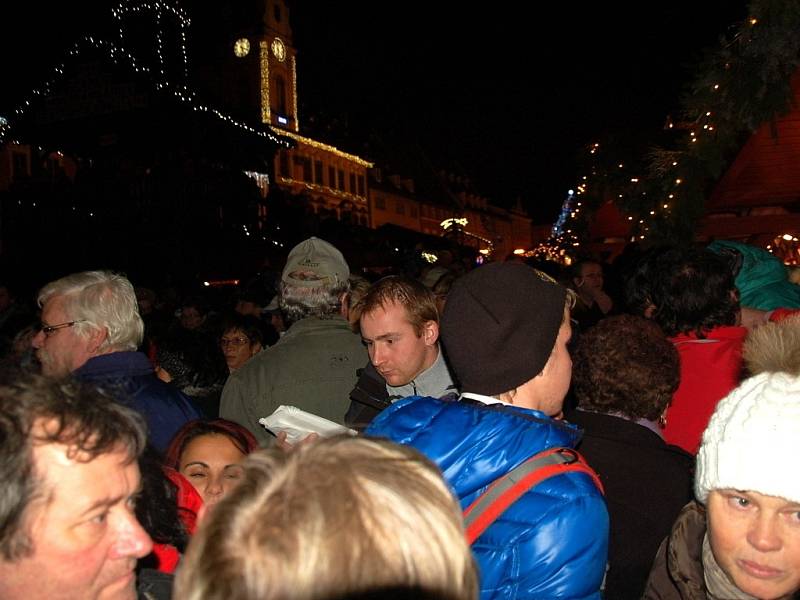 Vánoční trhy ná chebském náměstí Krále Jiřího 2013.