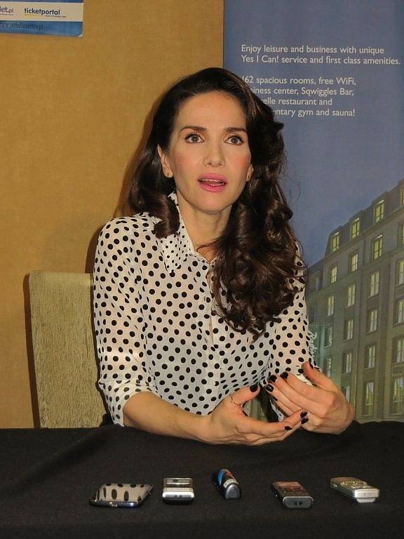 Zpěvačka a herečka Natalia Oreiro po mnoha letech vystoupila na pódiu v polském městě Wroclaw. Zúčastnila se i tiskové konference.  