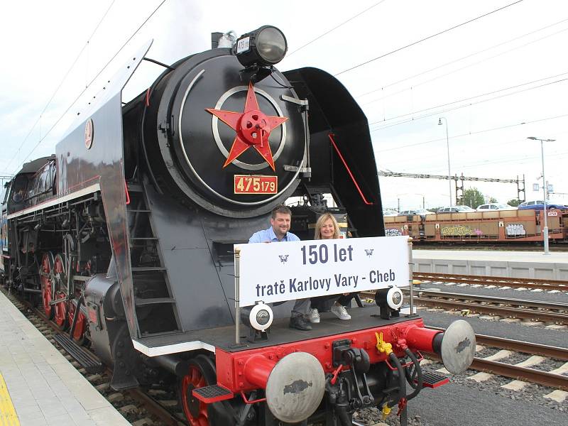 Lidé oslavili výročí 150 let železniční tratě mezi Chebem a Karlovými Vary.