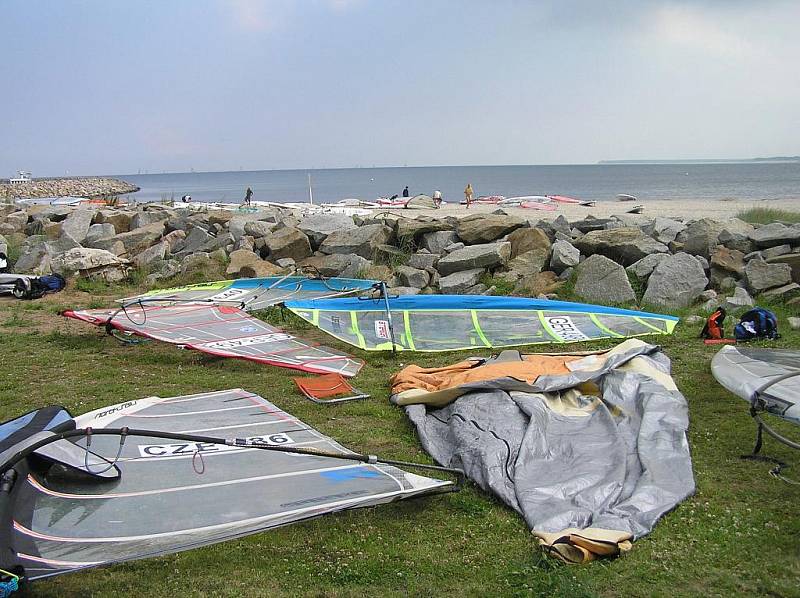 Fotoohlédnutí za windsurfingovým Raceboard World Championships 2009 v německém Warnemünde