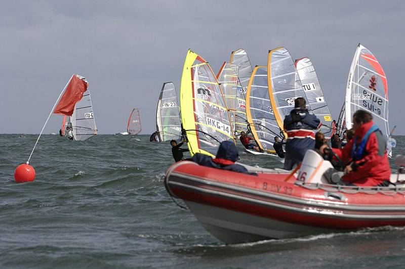 Fotoohlédnutí za windsurfingovým Raceboard World Championships 2009 v německém Warnemünde