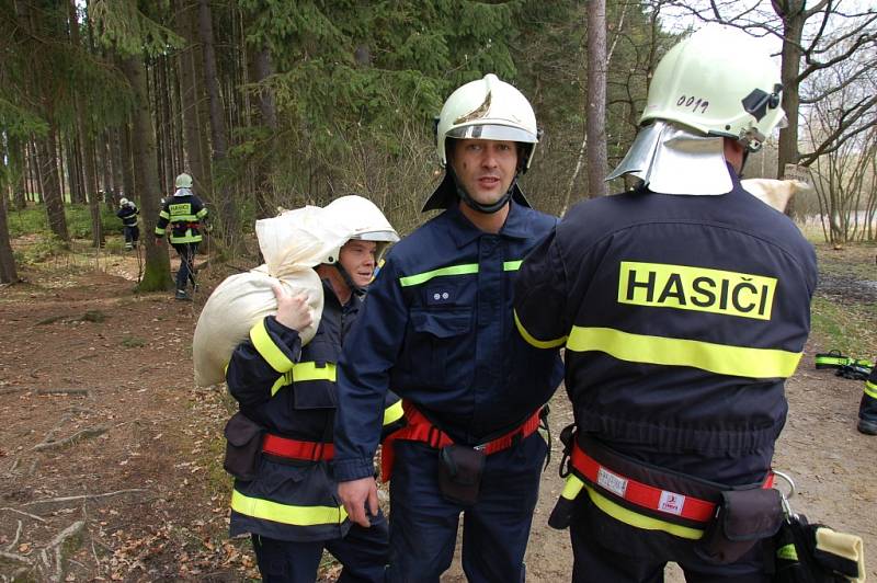 „Dobráci“ odstraňovali následky živelní katastrofy.