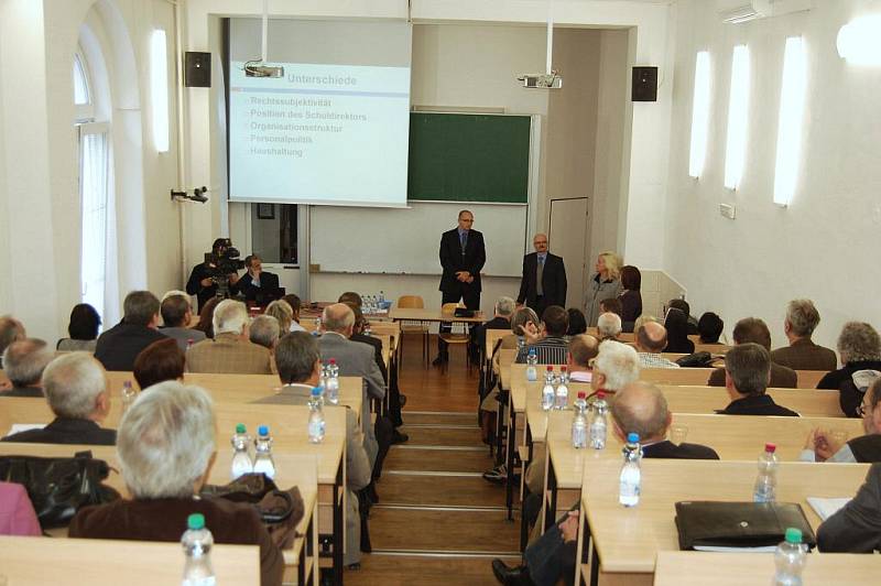 Mezinárodní konference o regionálním školství a vzdělávání v Německu a České republice na chebské Integrované střední škole.