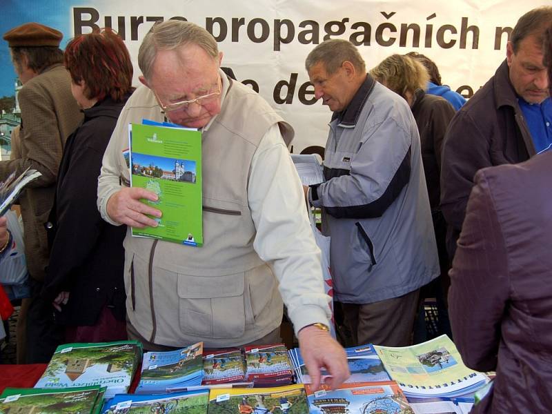 Workshop Euregia Egrensis na chebském náměstí Krále JIřího z Poděbrad