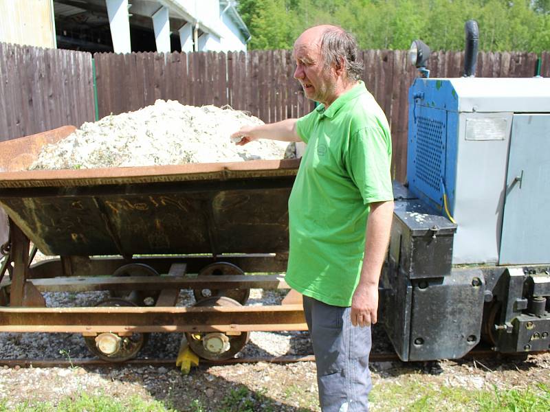 I letos si mohou lidé vychutnat jedinečné jízdy na úzkokolejce nedaleko přírodní rezervace Soos. V loňském roce přepravily vláčky několik stovek lidí.