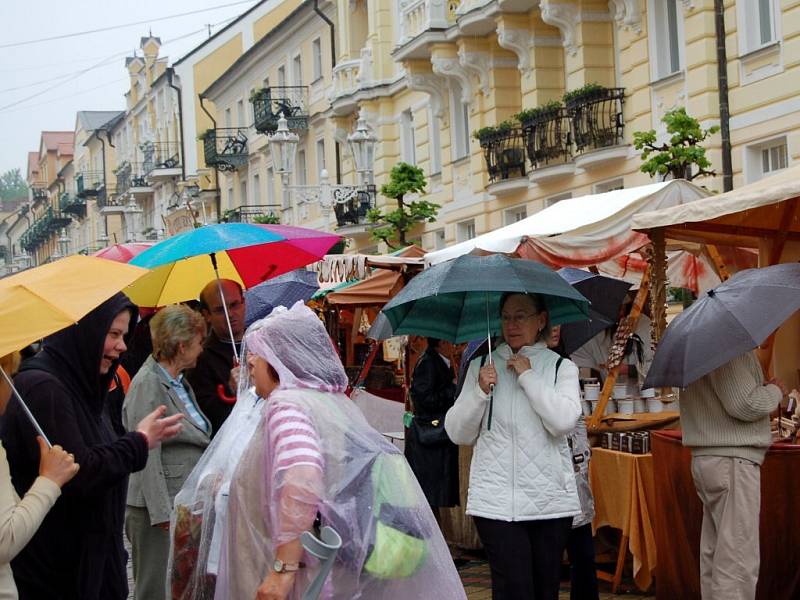 Slavnostní zahájení letní lázeňské sezóny a svěcení pramenů ve Františkových Lázních