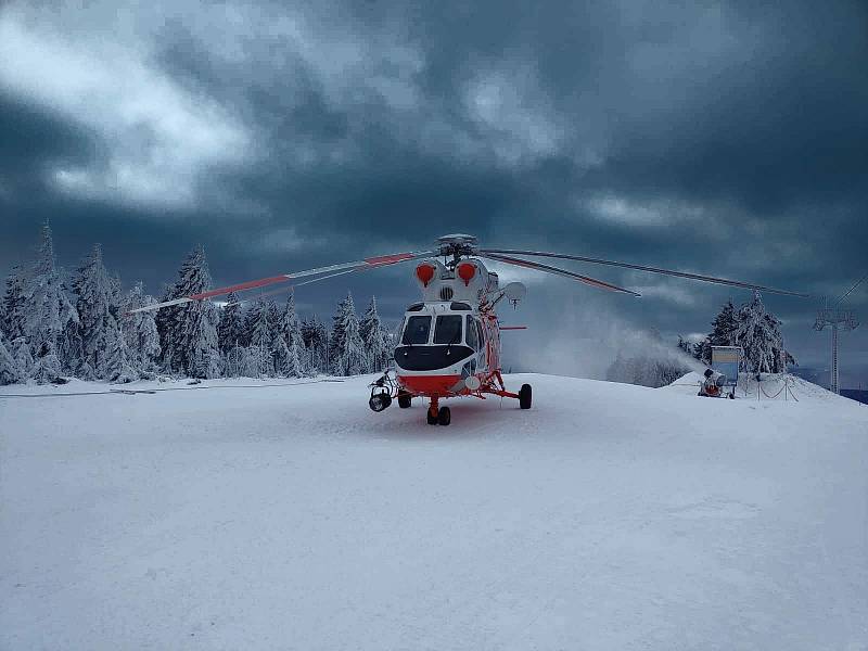 Teplotní výkyvy, oteplení a déšť nepřejí zimním radovánkám ani skiareálům na západě Čech.