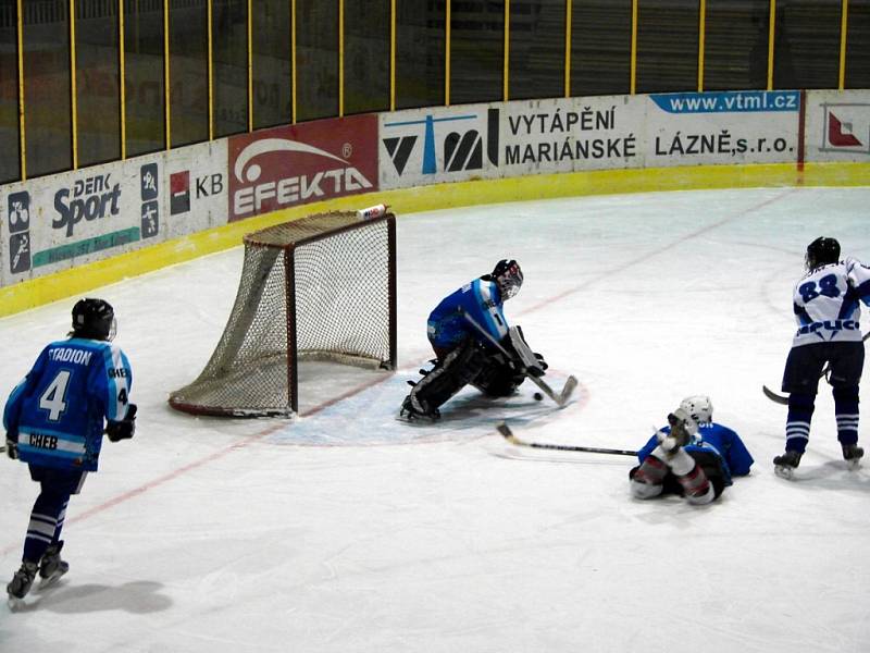 Hokejový turnaj žáků šestých tříd v Mariánských Lázních - utkání Cheb Teplice