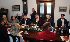 Zástupci krajů se dohodli s železničáři na patnáctileté spolupráci