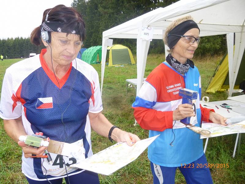 Blanka Adámková na stupních jako vítězka sprintu