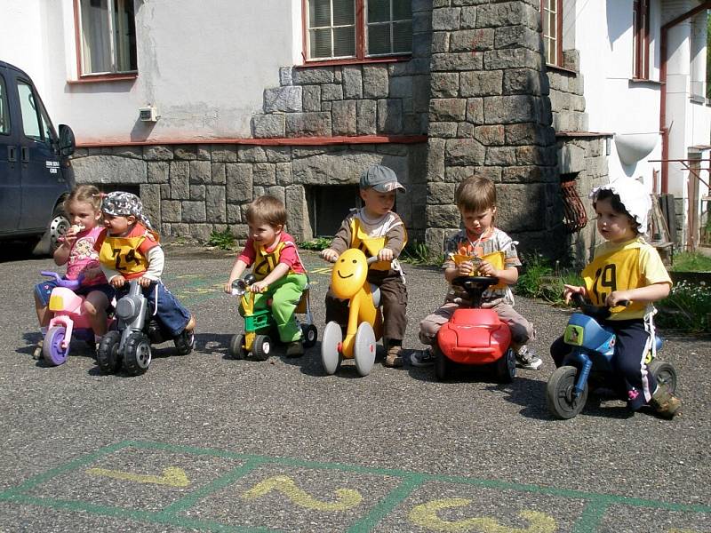 Klub maminek a dětí Jahůdka v Chebu