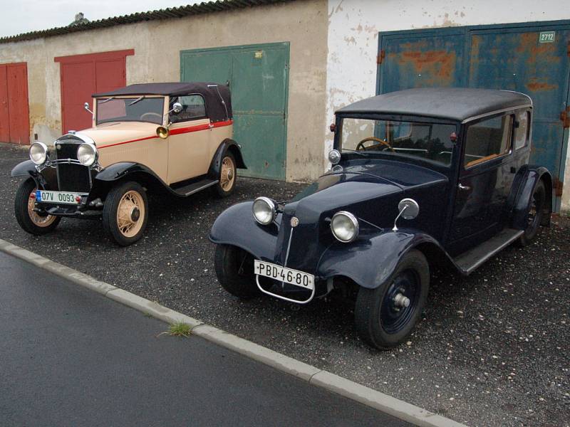 Více než čtyři desítky veteránů brázdily o víkendu silnice Chebska 