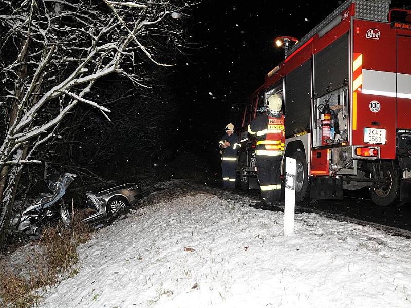 K dopravní nehodě s tragickým koncem došlo mezi Aší a Hazlovem.