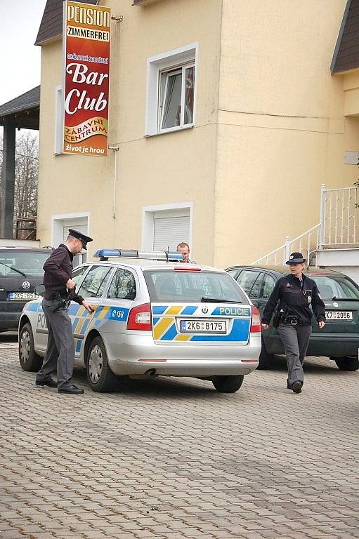 Policie odvezla z jednoho domu ve Františkových Lázních několik herních automatů.  