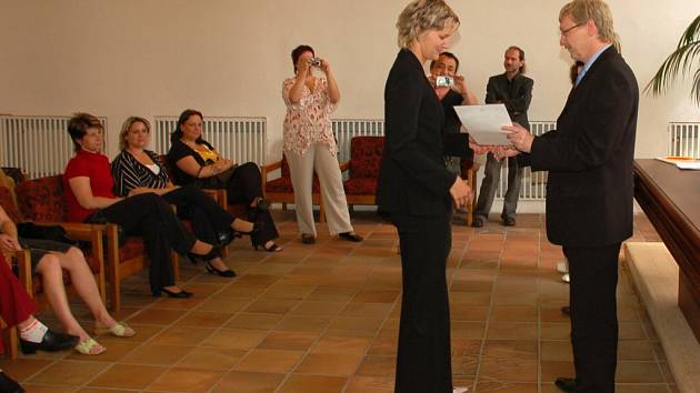 Slavnostní předávání certifikátů na chebské radnici