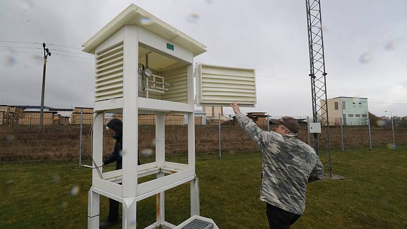 Z návštěvy meteorologické stanice v Chebu.