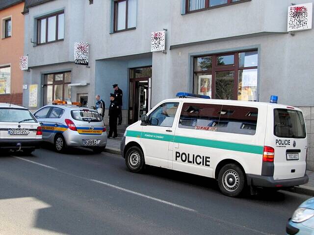Policie stále pátrá po pachateli loupežného přepadení, ke kterému došlo v jedné z ašských bank.