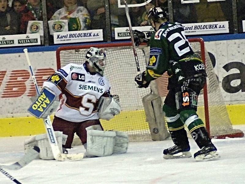 3. zápas hokejového play off mezi Energií Karlovy Vary a Sparta Praha. Energie vyhrála 5:3