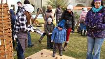 Velký dětský festival Vítání jara přilákal rodiny s dětmi do chebské Klášterní zahrady. 