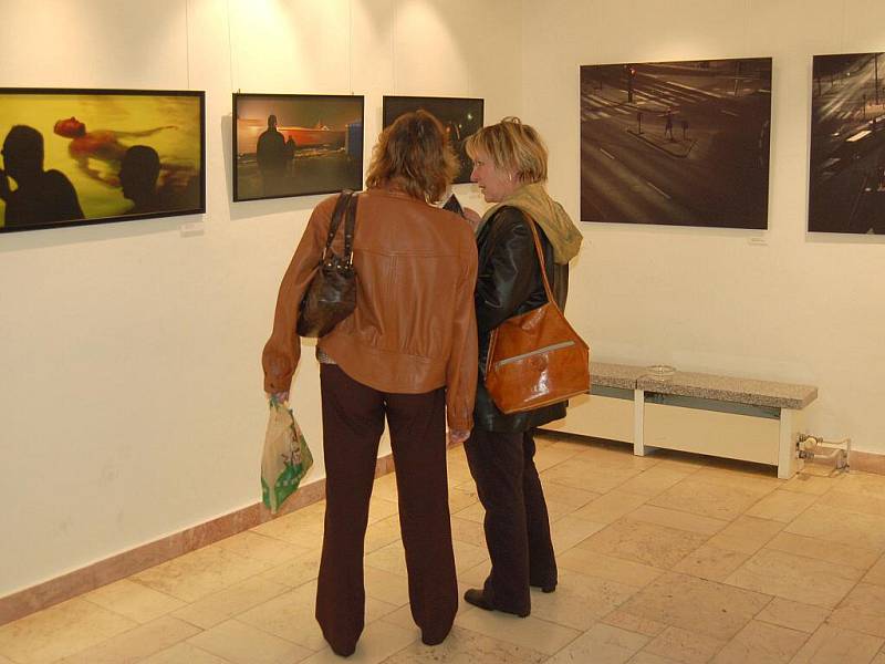VÝSTAVA maďarských fotografií přilákala do chebské galerie G4 stovky návštěvníků. 