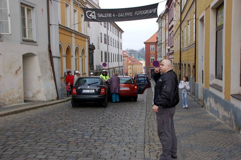 Ke střetu dvou osobních automobilů došlo v úterý 26. února v Kamenné ulici v Chebu