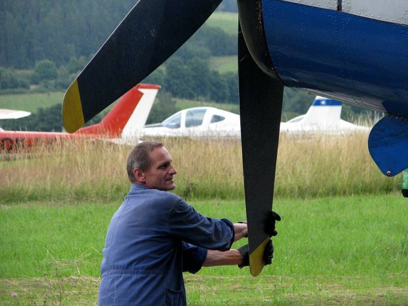 Slet ultralehkých letadel na letišti v Mariánských Lázních - Sklářích