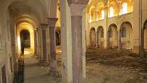 Demolice komplexu kláštera Milosrdných sester v Chebu. 