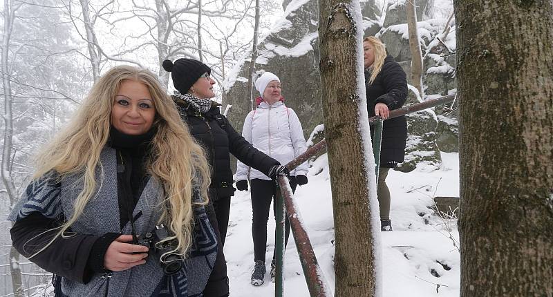 Zasněženou magickou Podhoru využili fotografové, nazdobili vánoční strom.