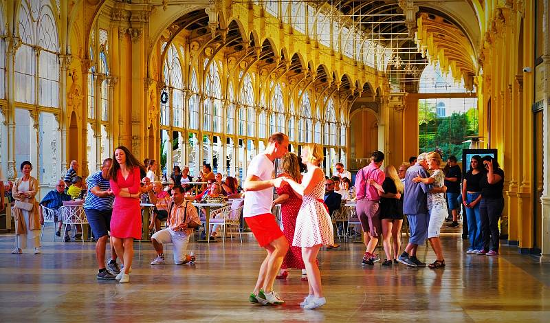 Tradiční jazz vrátil kolonádu v Mariánských Lázních do začátku minulého století