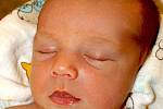 DOMINIK RICHTER přišel na svět ve čtvrtek 24. února v 9.19 hodin. Při narození vážil 3070 gramů a měřil 50 centimetrů. Maminka Lucie a tatínek Miloš se těší z malého synka doma v Chebu.