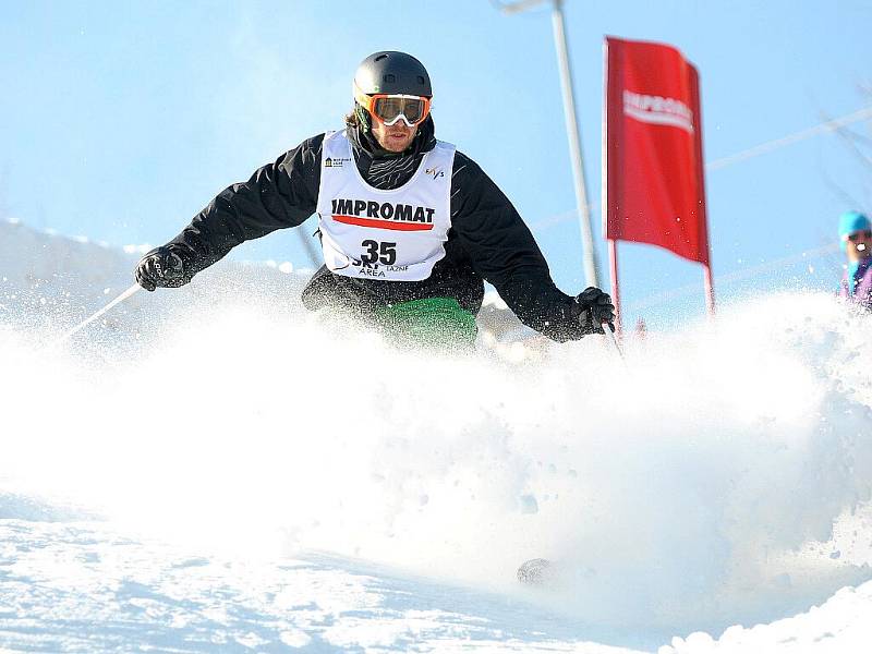 Česká olympionička Nikola Sudová obsadila páté místo v závodu Světového poháru v paralelní jízdě na boulích, který se konal za krásného, slunečného počasí na svahu Skiarea Mariánské Lázně.